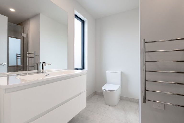 Photo of property in 2/45 Evesham Crescent, Spreydon, Christchurch, 8024