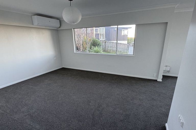 Photo of property in 2/57 Coronation Road, Hillcrest, Auckland, 0627