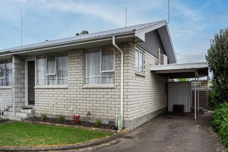 Photo of property in 12 Kiwi Court, Roslyn, Palmerston North, 4414