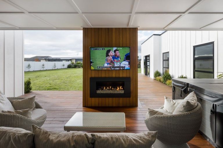 Photo of property in 16 Kaniera Terrace, Cambridge, 3434