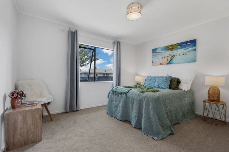 Photo of property in 2/17 Kent Road, Manurewa, Auckland, 2102