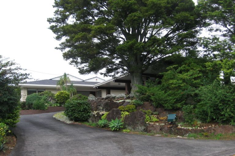 Photo of property in 4 Ava Avenue, Titirangi, Auckland, 0604