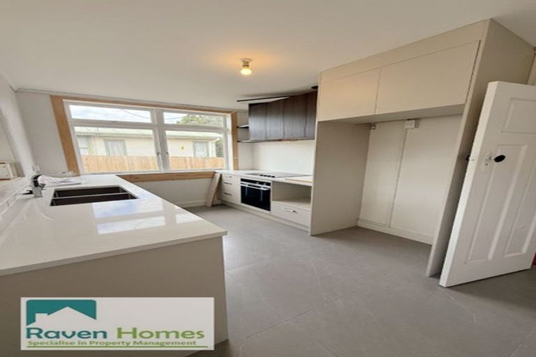 Photo of property in 12 Hutchinson Avenue, New Lynn, Auckland, 0600