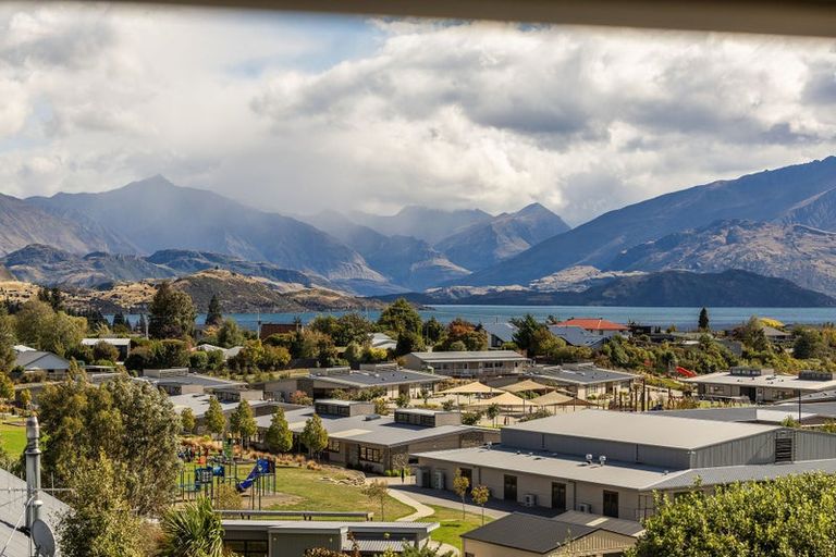 Photo of property in 74 Kings Drive, Wanaka, 9305