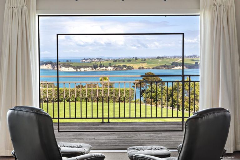 Photo of property in 170 Wade River Road, Wade Heads, Whangaparaoa, 0932