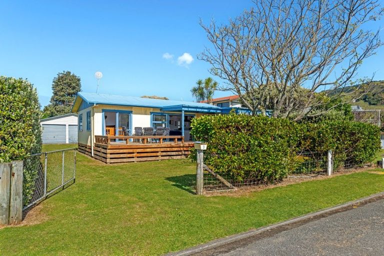 Photo of property in 3 Katrin Place, Mahia, 4198