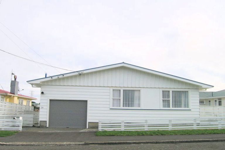 Photo of property in 23 Baylands Drive, Newlands, Wellington, 6037