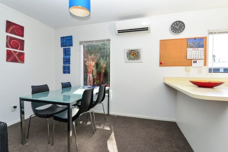 Photo of property in 2 Olwyn Green, Dinsdale, Hamilton, 3204