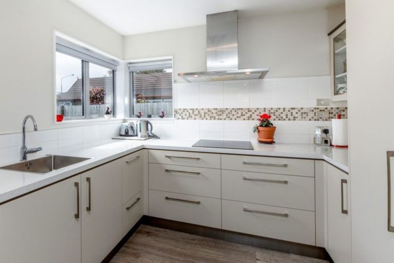 Photo of property in 323 Wairakei Road, Burnside, Christchurch, 8053