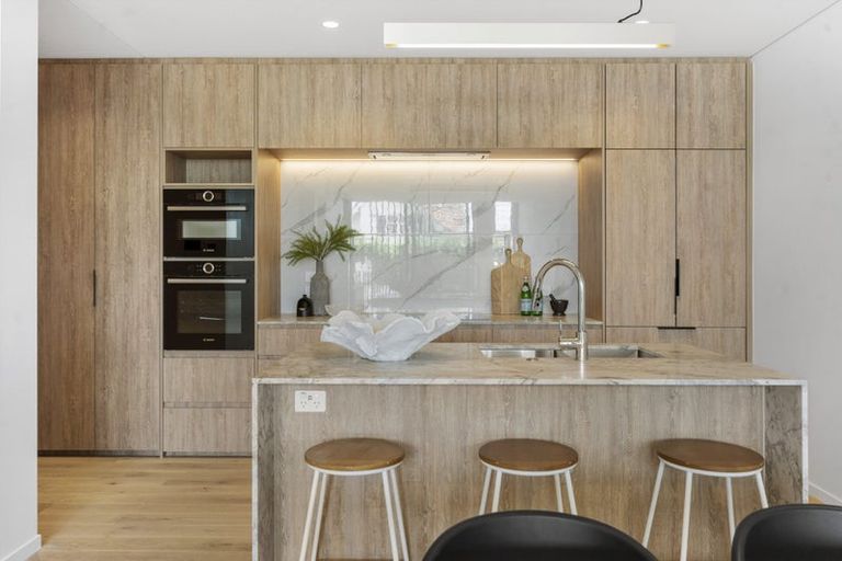 Photo of property in 204/110 Kitchener Road, Milford, Auckland, 0620