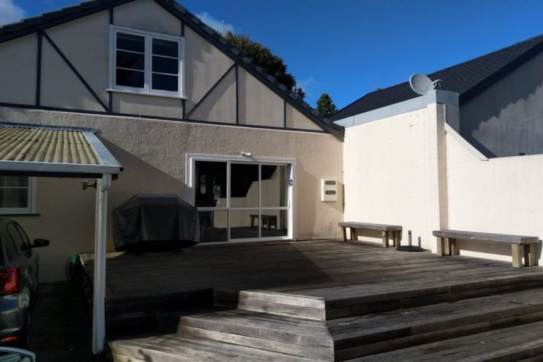 Photo of property in 2/18 Reid Road, New Lynn, Auckland, 0600