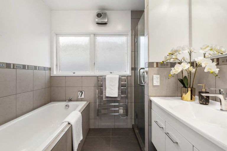 Photo of property in 48 Stanaway Street, Hillcrest, Auckland, 0627