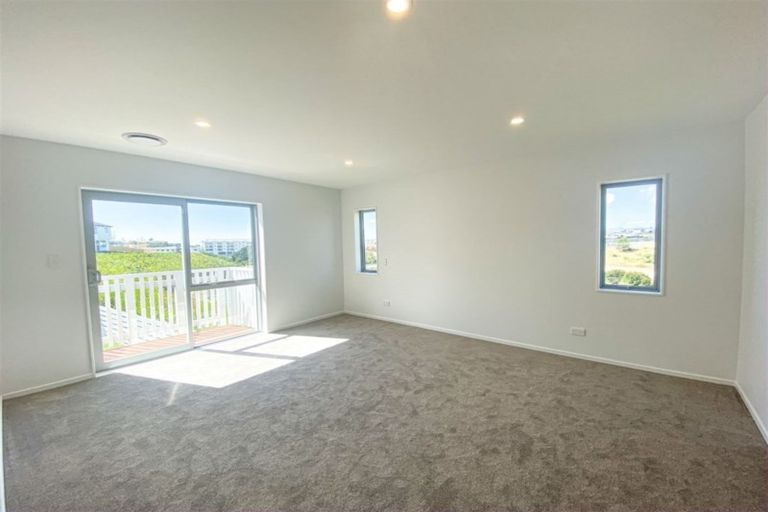 Photo of property in 155 Godfrey Drive, Orewa, 0931