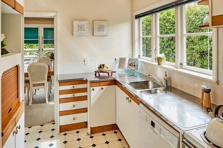 Photo of property in 196 Karori Road, Karori, Wellington, 6012