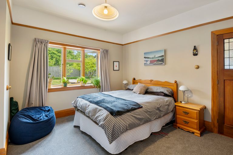 Photo of property in 4 Valley Road, Cashmere, Christchurch, 8022