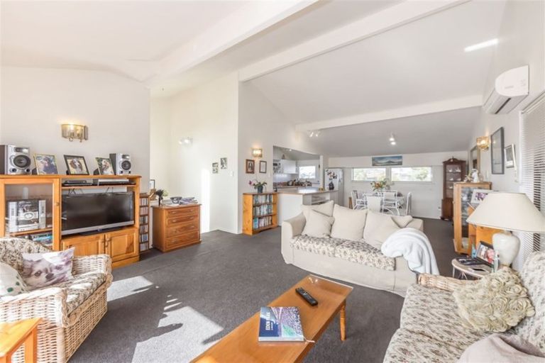 Photo of property in 46b Rosario Crescent, Red Beach, 0932