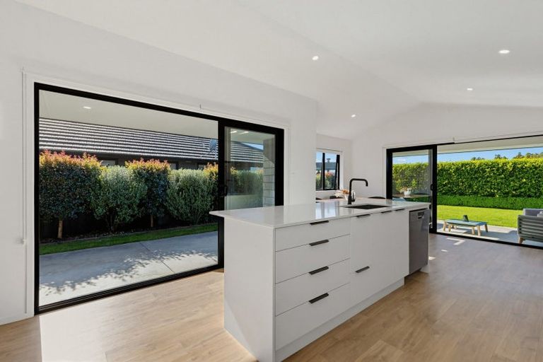 Photo of property in 22 Tauroa Drive, Tuakau, 2121