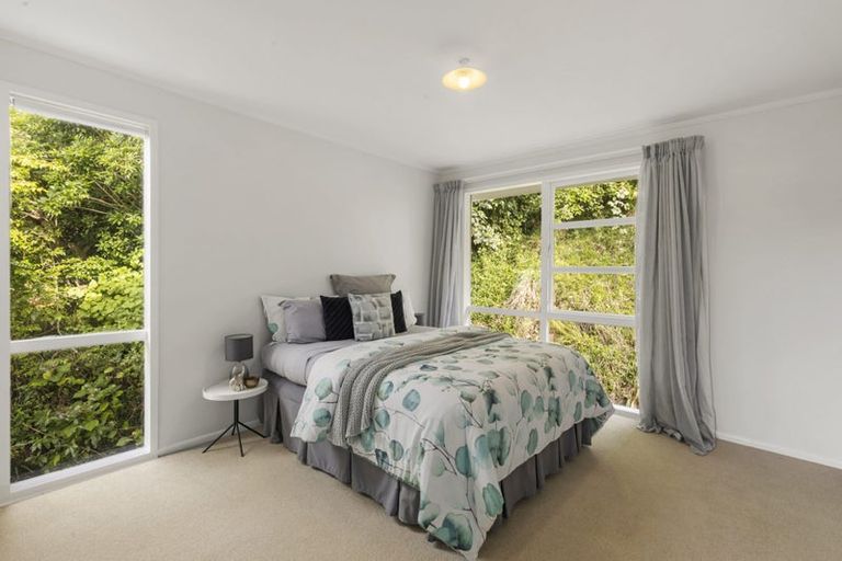 Photo of property in 71 Churton Drive, Churton Park, Wellington, 6037