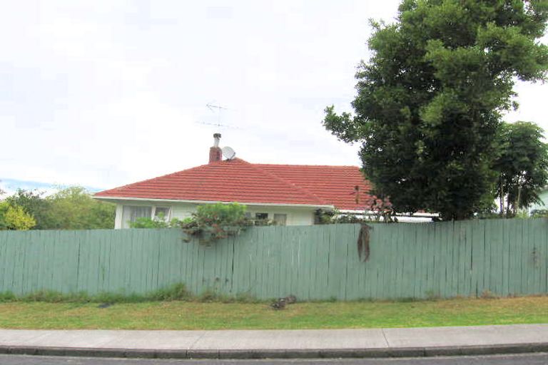 Photo of property in 5 Surat Place, Glen Eden, Auckland, 0602