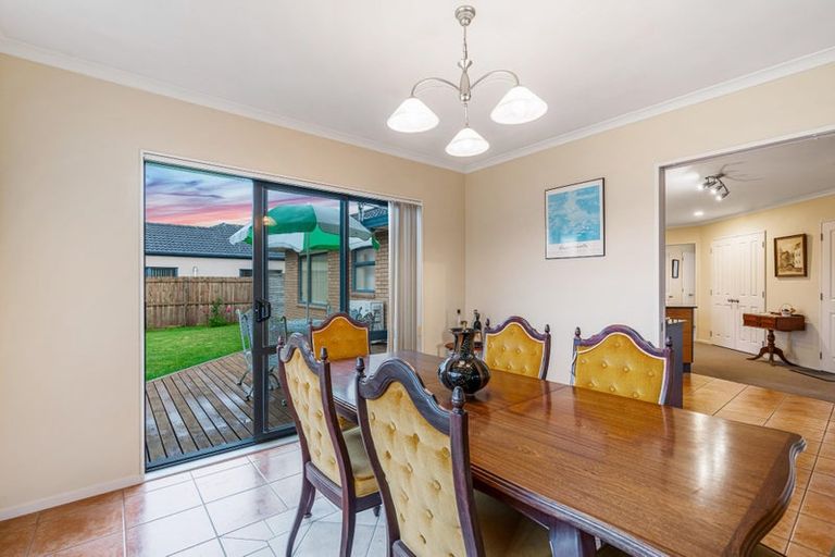 Photo of property in 2 Gunner Drive, Te Atatu Peninsula, Auckland, 0610
