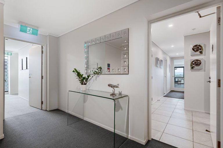 Photo of property in 15/72a Devonport Road, Tauranga, 3110
