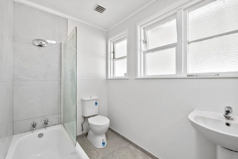 Photo of property in 57 Second Avenue, Avenues, Whangarei, 0110