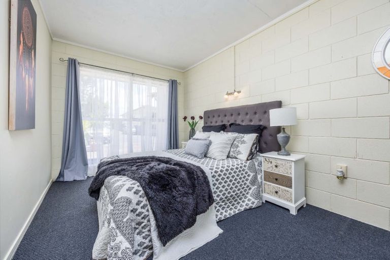 Photo of property in 19a/5 Verbena Road, Birkdale, Auckland, 0626