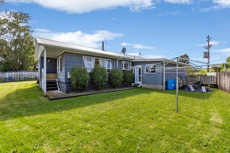 Photo of property in 98 Oxford Road, Okato, 4335