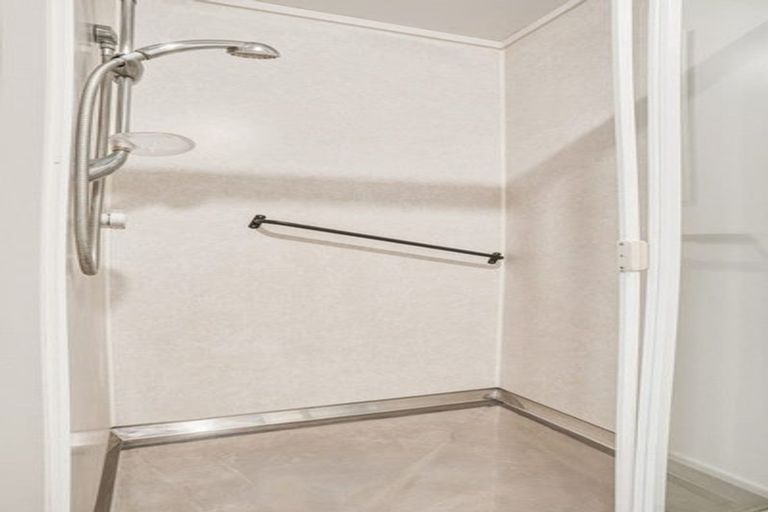Photo of property in 360 Kaikorai Valley Road, Bradford, Dunedin, 9011