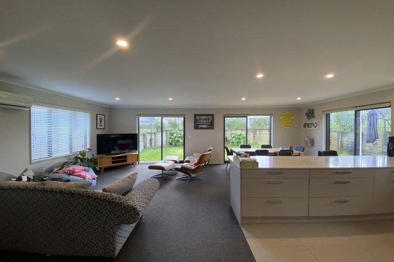 Photo of property in 16 Maylee Crescent, Gulf Harbour, Whangaparaoa, 0930