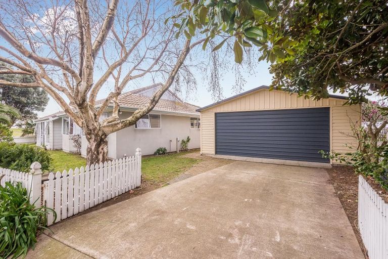 Photo of property in 44 Langdale Avenue, Paraparaumu, 5032