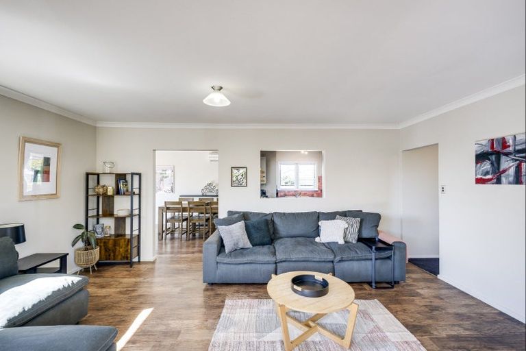 Photo of property in 43 Neeve Road, Taradale, Napier, 4112