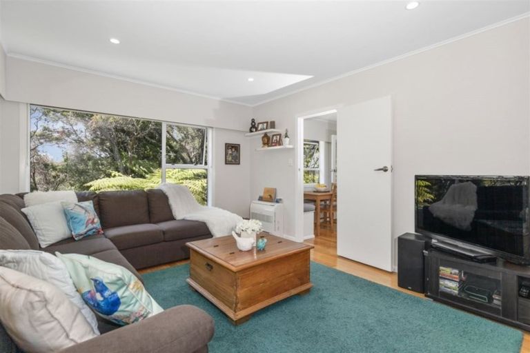 Photo of property in 41 Valley View Road, Glenfield, Auckland, 0629