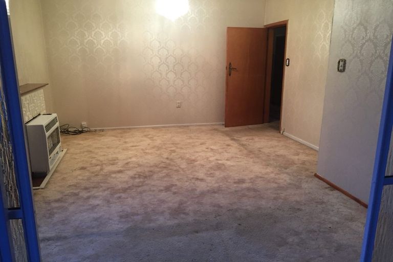 Photo of property in 63 Queens Drive, Lyall Bay, Wellington, 6022