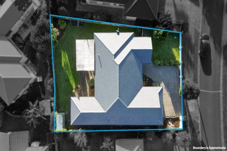 Photo of property in 8 Yarlside Place, Northpark, Auckland, 2013