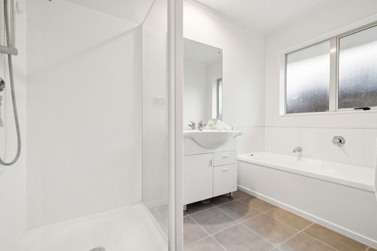 Photo of property in 58 Lough Bourne Drive, Pukekohe, 2120