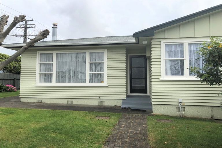 Photo of property in 1 Trafalgar Street, Levin, 5510