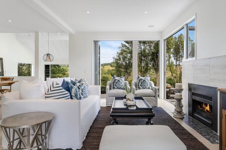 Photo of property in 122 Brownhill Road, Whitford, Manurewa, 2576