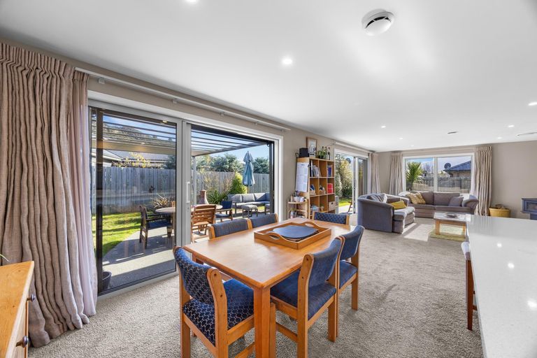 Photo of property in 4 Kingfisher Crescent, Albert Town, Wanaka, 9305