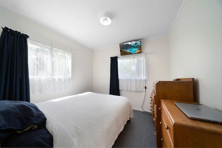 Photo of property in 1/8 Devon Street, Te Atatu South, Auckland, 0610