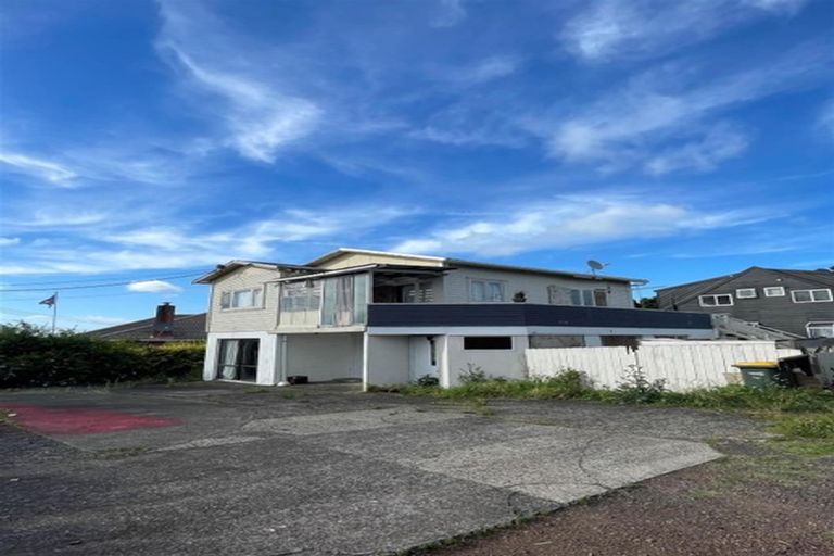 Photo of property in 72 Don Buck Road, Massey, Auckland, 0614