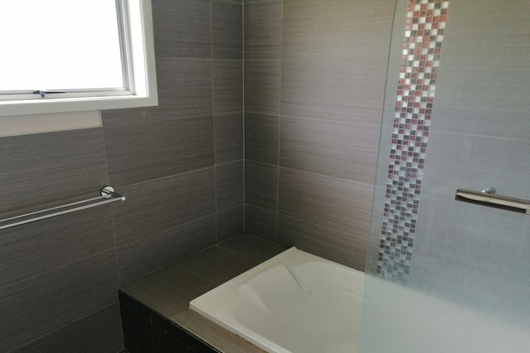 Photo of property in 19 Vida Place, Howick, Auckland, 2014