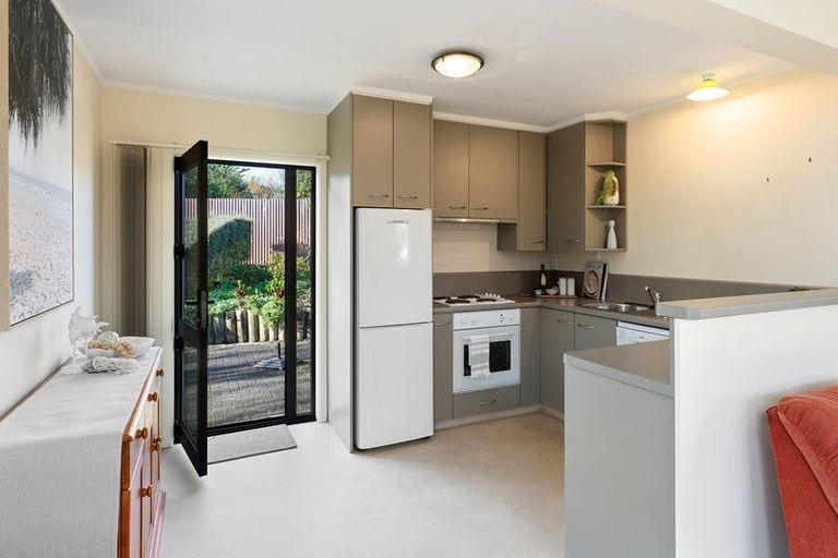 Photo of property in 27 Waimea Road, Waikanae Beach, Waikanae, 5036