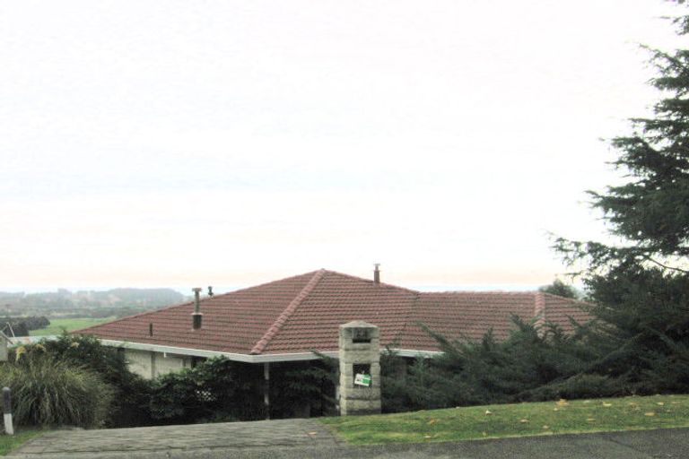 Photo of property in 64 Kotare Street, Waikanae, 5036