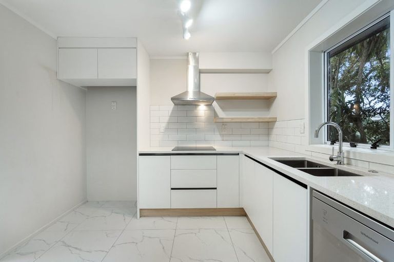 Photo of property in 2/5 Stanley Avenue, Milford, Auckland, 0620