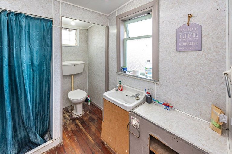 Photo of property in 4 Lowther Street, Whanganui, 4500