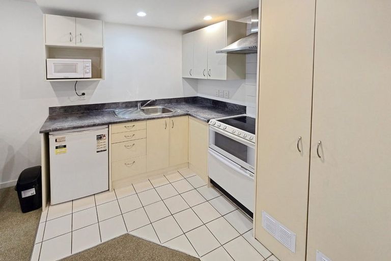 Photo of property in Terrace Heights Apartments, 6b/163 The Terrace, Wellington Central, Wellington, 6011