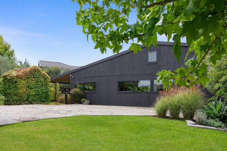 Photo of property in 2 Laly Haddon Place, Matakana, 0985