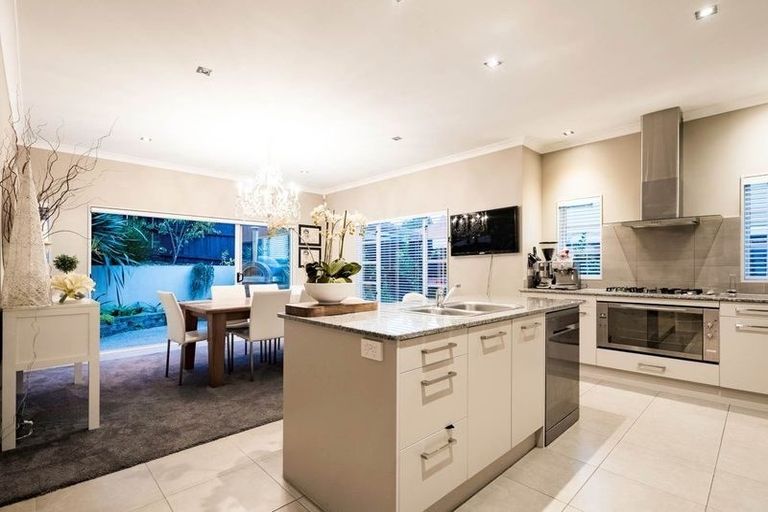 Photo of property in 5 Chateau Rise, Flat Bush, Auckland, 2016