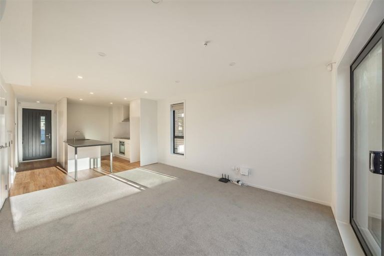 Photo of property in 5/27 Main Road, Wainuiomata, Lower Hutt, 5014